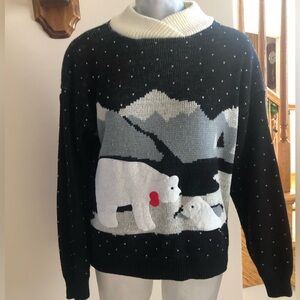 Beautiful Winter Polar Bear Sweater Size Medium